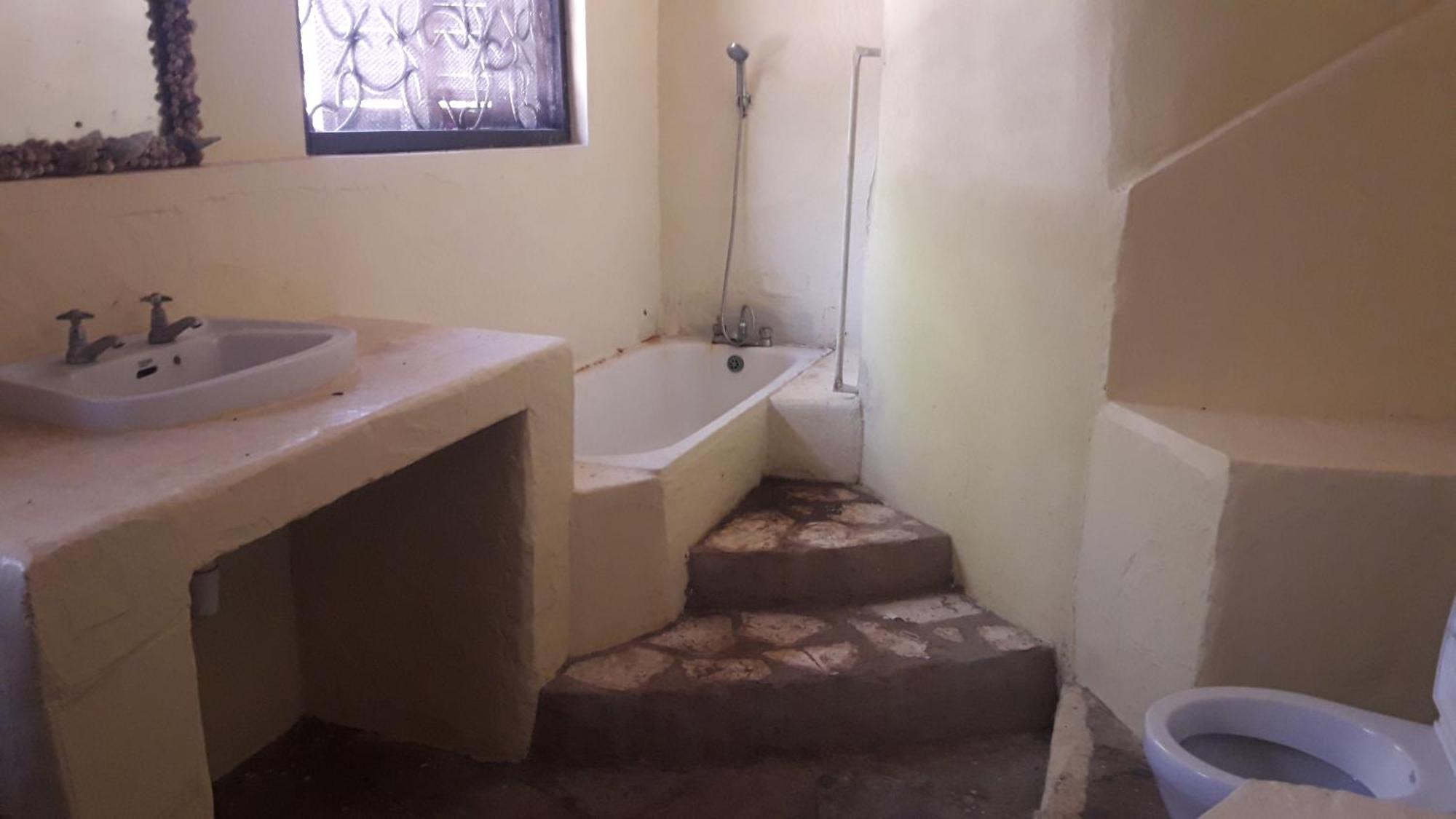 Kiloran Funzi House Bed & Breakfast エクステリア 写真